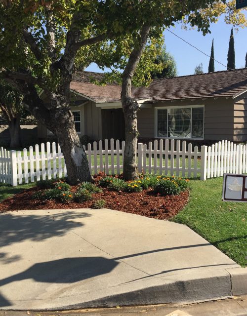 Picket Vinyl Fence