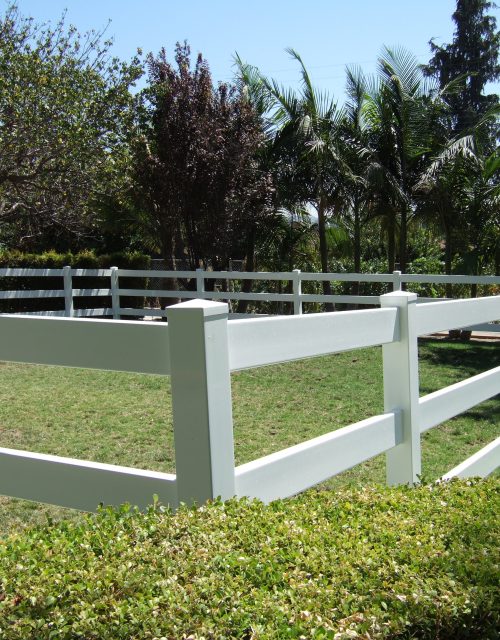 Maintaining Your Vinyl Ranch Rail Fence