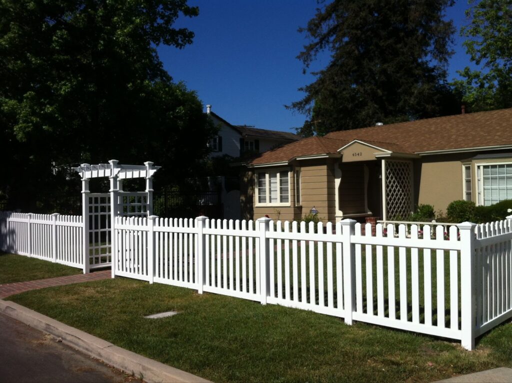 High-Quality Vinyl Fencing