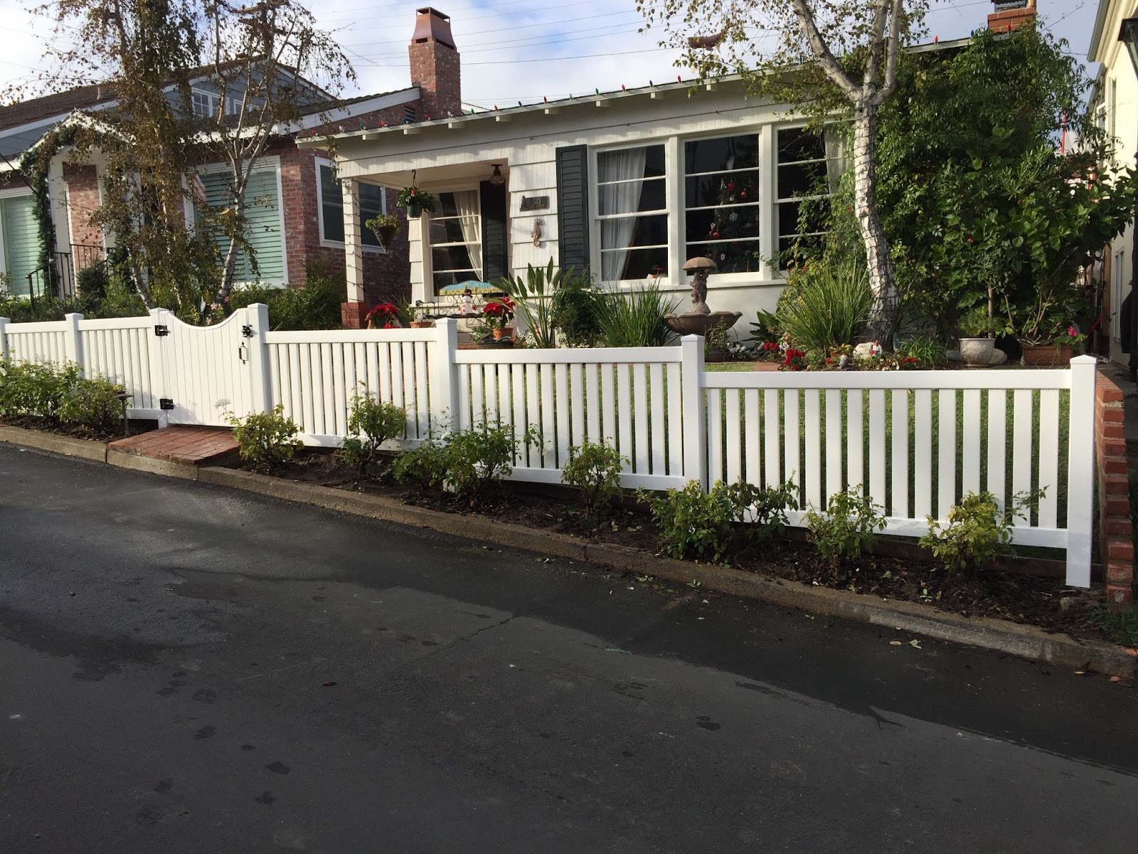 ideal picket fence for front yard