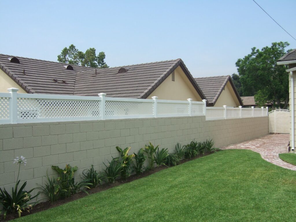 high quality lattice vinyl fence