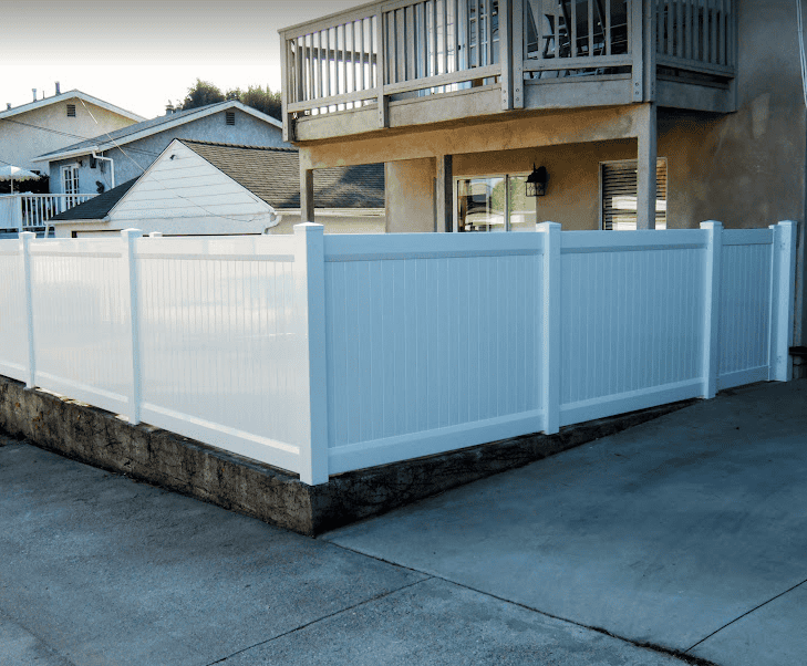 vinyl fencing wholesale