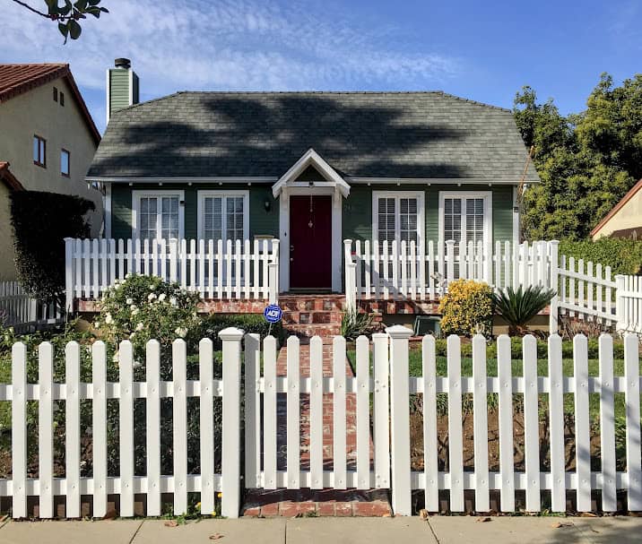 front yard picket fence