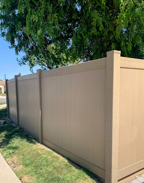 Vinyl DuraGrain Fencing (4)-EDIT