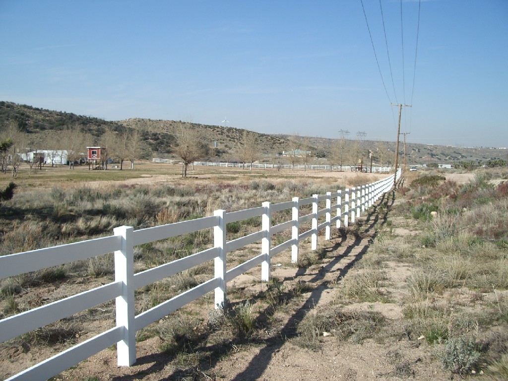 Vinyl Ranch Fencing (10)